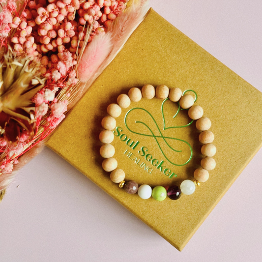 Sleep bracelet, essential oil diffuser bracelet, crystals for sleep, healing crystal bracelet, sleep aromatherapy, help insomnia, sleep well, sleep therapy, sleeping aid, struggle to sleep, help to sleep, improve sleep, good sleep, sleeping aid