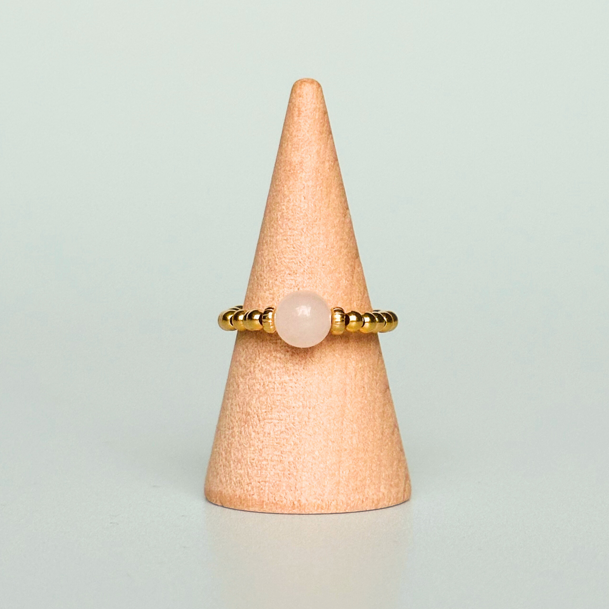 rose quartz ring, gold rose quartz ring, rose quartz ring gold, stretchy crystal ring, rose quartz jewellery, elasticated rose quartz ring